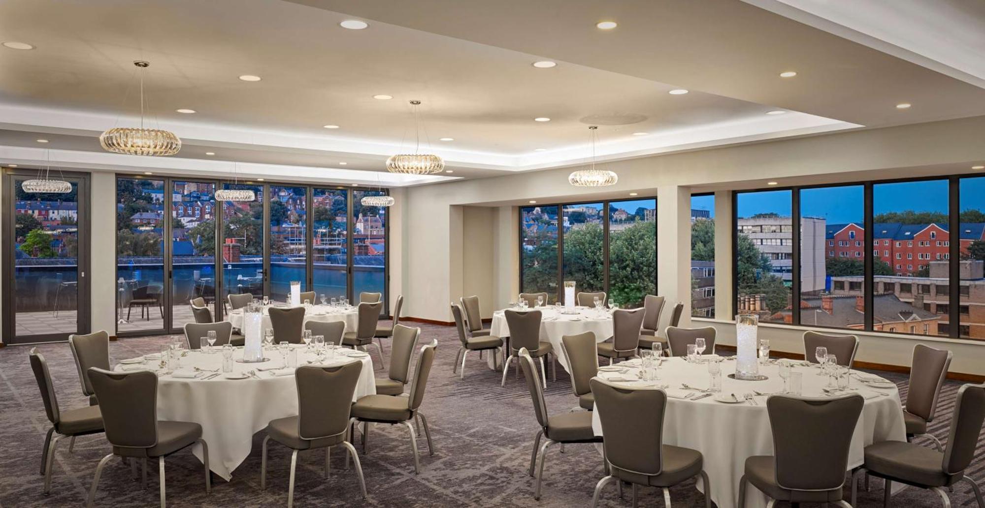 Doubletree By Hilton Lincoln Hotel Exterior foto