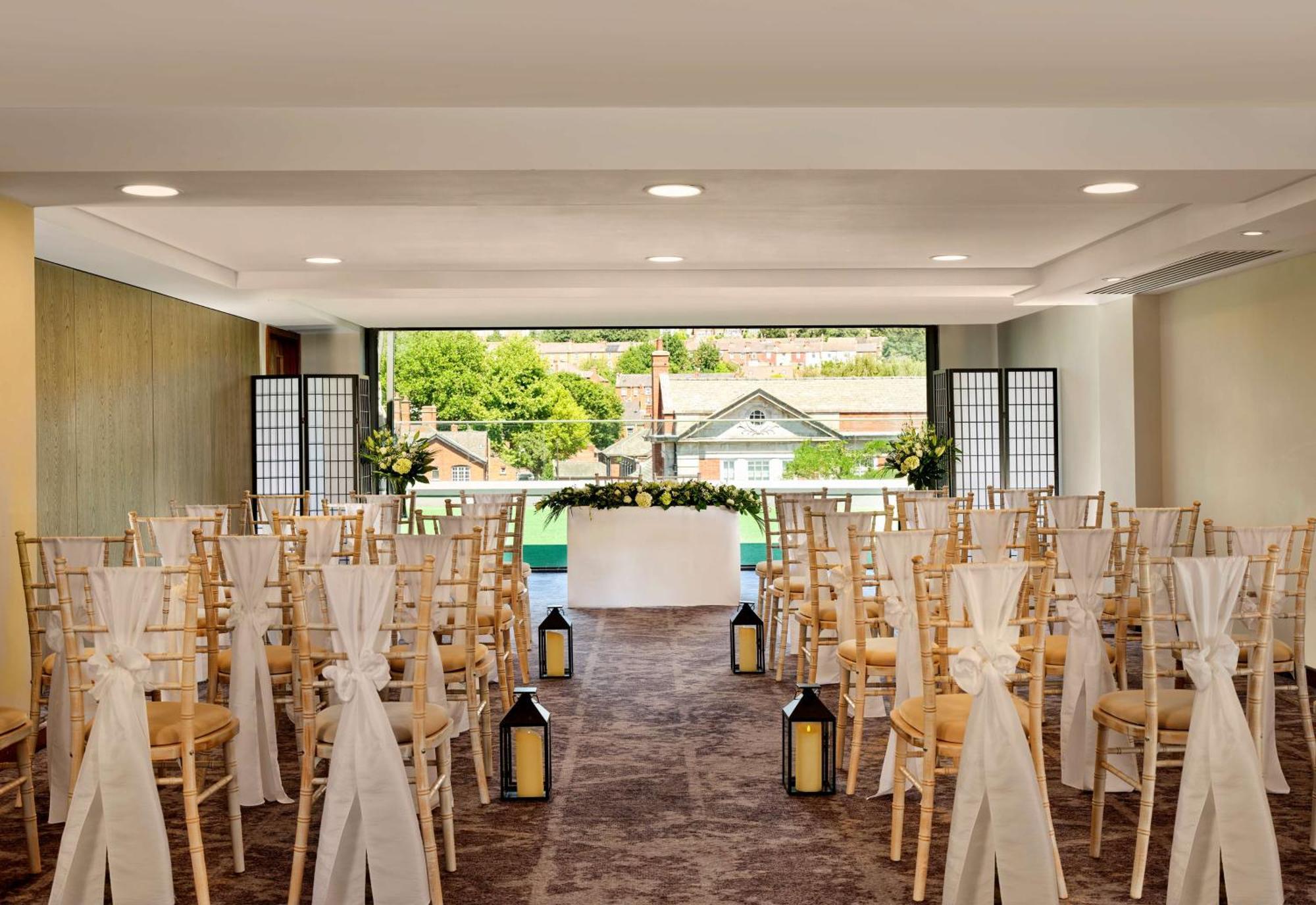 Doubletree By Hilton Lincoln Hotel Exterior foto